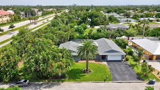 3510 Knollwood Road Fort Myers FL  ColdwellBankerHomescom [upl. by Ahasuerus]