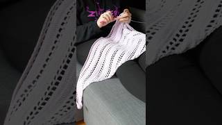 Dreieckstuch mit Wendemuster in Arbeit häkeln crochet [upl. by Baun]