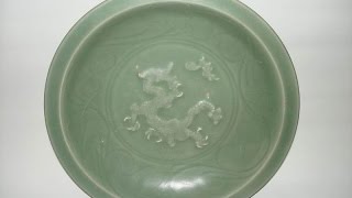 Yuan dynasty longquan Dragon plate 元代龙泉青瓷龙盘 [upl. by Aletse193]