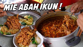 INDOMIE GORENG JADI MIE AYAM SAMPE KARYAWAN PASAR RELA ANTRI DI MIE ABAH [upl. by Clawson400]