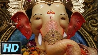 Lalbaugcha Raja Darshan De Te Aishwarya Narkar  Ganapati Devotional Song [upl. by Nnyltiac]