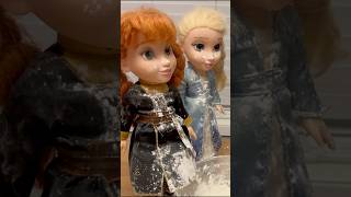 Elsa Anna amp Kristoffs Slime Mishap amp Funny Jokes dolls toys disney frozen jokes slime [upl. by Ferneau]