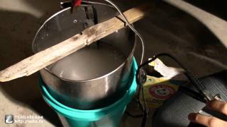 Remove rust and paint from metal auto parts with electricity electrolysis [upl. by Ayotahc]