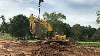 Kolaborasi Hiab crane dan excavator memindahkan pipa [upl. by Lengel]