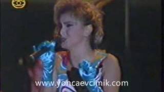 Yonca Evcimik  Yaktin Beni  1992 CANLI KONSER ABONE [upl. by Torin]