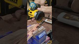 HERRAMIENTA DE CORTE DE 3quot Dewalt DCS438B 20v La Mejor Mini Amoladora en Accion [upl. by Henn]