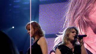 Kelly Clarkson amp Reba McEntire Because Of You [upl. by Samled]