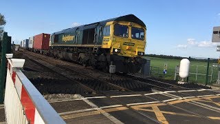 Rowston Level Crossing 020518 [upl. by Hnahym]