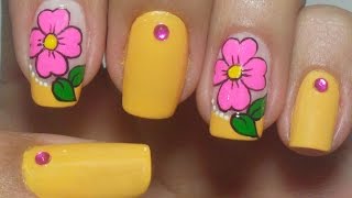 Unhas Amarelas Decoradas com Flores Manual Bela e Simples [upl. by Ruperto15]