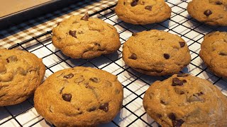 5 MINUTES  EASY CHOCOLATE CHIP COOKIES  Crunchy outside soft Inside [upl. by Jago133]