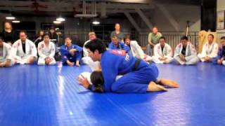 Kayron Gracie Teaching  Side Mount Lapel Choke [upl. by Fleischer]