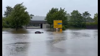 Auto versinkt in den Wassermassen rund um Bad Wörishofen [upl. by Elik131]