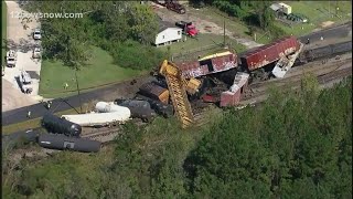 UPDATE Checkpoints in place as families return after Mauriceville train derailment what the train [upl. by Worra]