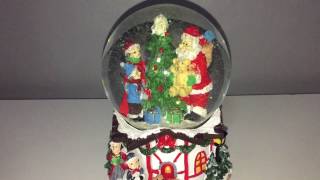 Melinera  Musical Snow Globe  Santa Claus Is Coming To Town  Christmas Ornament [upl. by Aja120]