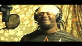 Tpain Vs Auto Tune Vocoder [upl. by Lodovico]