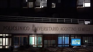 Papa Francesco ricoverato al Gemelli passerà la notte in ospedale [upl. by Elfrida926]