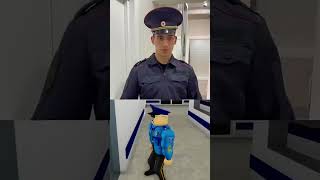 NOOB vida real e ROBLOX tentando escapar do POLICIAL shortsroblox shorts [upl. by Gable568]