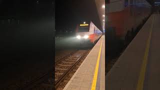 ÖBB Cityjet Desiro ML Einfahrt REX3 nach Payerbach Reichenau in Korneuburg [upl. by Stone]