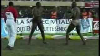 LUTTE SENEGALAISE  TYSON  YEKINI  ACTION 2000 [upl. by Pillihp]