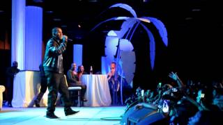 R Kelly quotI Believe I Can Flyquot Live in Las Vegas [upl. by Hannie]