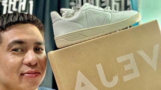 Unboxing my new Veja V10 Leather Extra White [upl. by Amiarom]