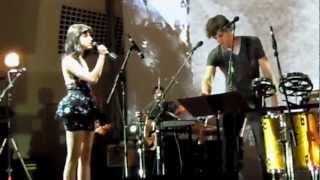 Somebody That I Used To Know Live  Gotye and Kimbra April 2 Michigan [upl. by Katha]