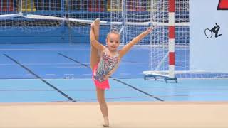 Valeria de Diego Monge de 5 años  Gimnasia ritmica [upl. by Alyda242]