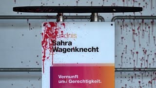 Sahra Wagenknecht nach Farbangriff „Lassen uns nicht einschüchtern“ [upl. by Moncear]