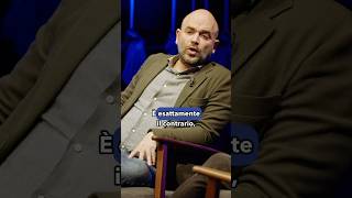 Roberto Saviano risponde ai napoletani che lo accusano di aver diffamato Napoli [upl. by Jarvis]