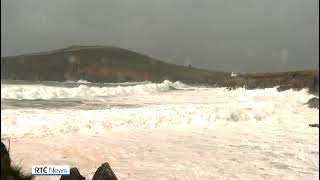 quotMORE WHITE HORSES THAN THE DINGLE RACESquot PASCHAL SHEEHY IN FINE FORM ENJOYING STORM KATHLKEEN KERRY [upl. by Sucirdor]