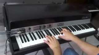 RHODES MARK I  VIBRATO  DEMO NA CLASSIC KEYBOARDS [upl. by Lleumas]