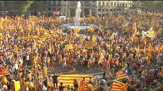 Masivo clamor en Cataluña por la independencia [upl. by Ilario]