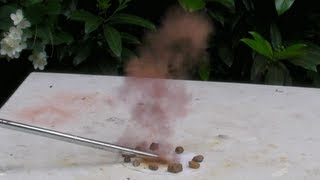 Explosives Stickstofftriiodid Explosive nitrogen triiodide [upl. by Nysa199]