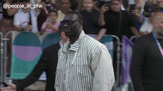 Omar Sy à la finale du basketball hommes FranceUSA des JO de Paris  10082024 [upl. by Idnaj]