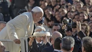 eo Novaĵoj  Tangodancado por festi naskiĝtagon de Papo Francisko 19122014 [upl. by Behn]