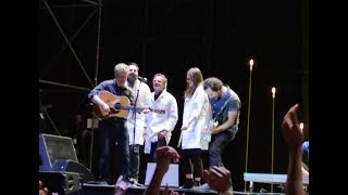 Hard Sun  Eddie Vedder  Glen Hansard  Firenze  Visarno Arena 2462017 [upl. by Hesper]