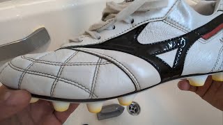 🇬🇧🇺🇸 HOW TO WASH  MIZUNO MORELIA 2 MADE IN JAPAN M8 WHITE  DOs and DONTs [upl. by Ennybor]