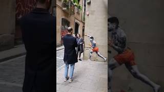 Impresionante arte en las calles se Barcelona del campeón IliaTopuria UFC MasMMA [upl. by Yardley626]