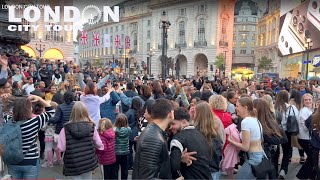 🇬🇧LONDON CITY TOUR  Busy Evening at Piccadilly Circus  London Walk 4K HDR [upl. by Llednahc]