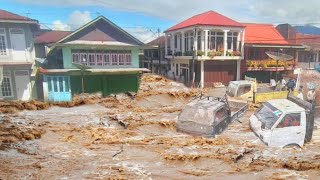 The embankment broke again Karanganyar flood Pantura DemakKudus road paralyzed again today [upl. by Eirelam]