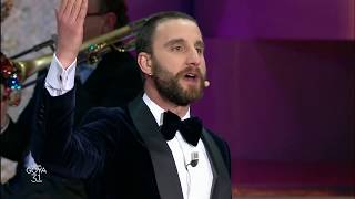 Dani Rovira despide la gala de los Goya 2017 [upl. by Clemmy348]