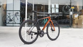 Giant TCR Advanced Pro 0 2022 Di2 Disc [upl. by Kellsie]