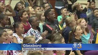 Sixers Mascot Franklin Brings Joy To School Children [upl. by Det]