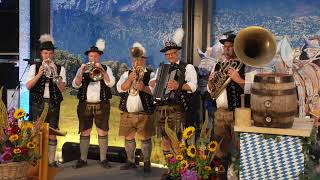 Auftakt zum Münchner Oktoberfest in der Bayerischen Vertretung in Berlin  Bayern [upl. by Elagibba]