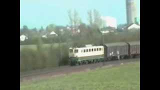 BR140 in blaubeige und ÖBB 1044 mit rollender Landstrasse bei Plattling am 6588 [upl. by Ahsiekrats339]