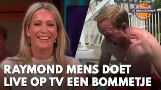 Raymond Mens onderbreekt live verslag in uitzending De Oranjezomer voor bommetje in zwembad [upl. by Berky]