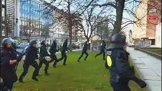 Chemnitz  Polizei verhindert Blockadeversuch 09032024 [upl. by Donnenfeld]