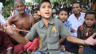 Bangladeshi boy singing baul song [upl. by Kcerred]