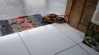 Mainan RC War Tank Game Remot Control Tank Perang [upl. by Alikat]