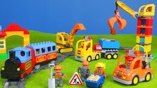 Bagger Lastwagen Züge Kran amp Spielzeugautos  LEGO DUPLO Construction Baustelle für Kinder [upl. by Kendra327]